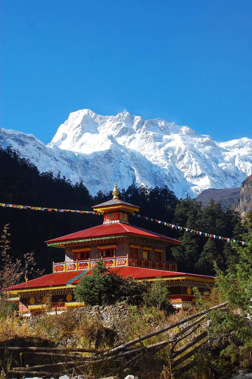 trekking images